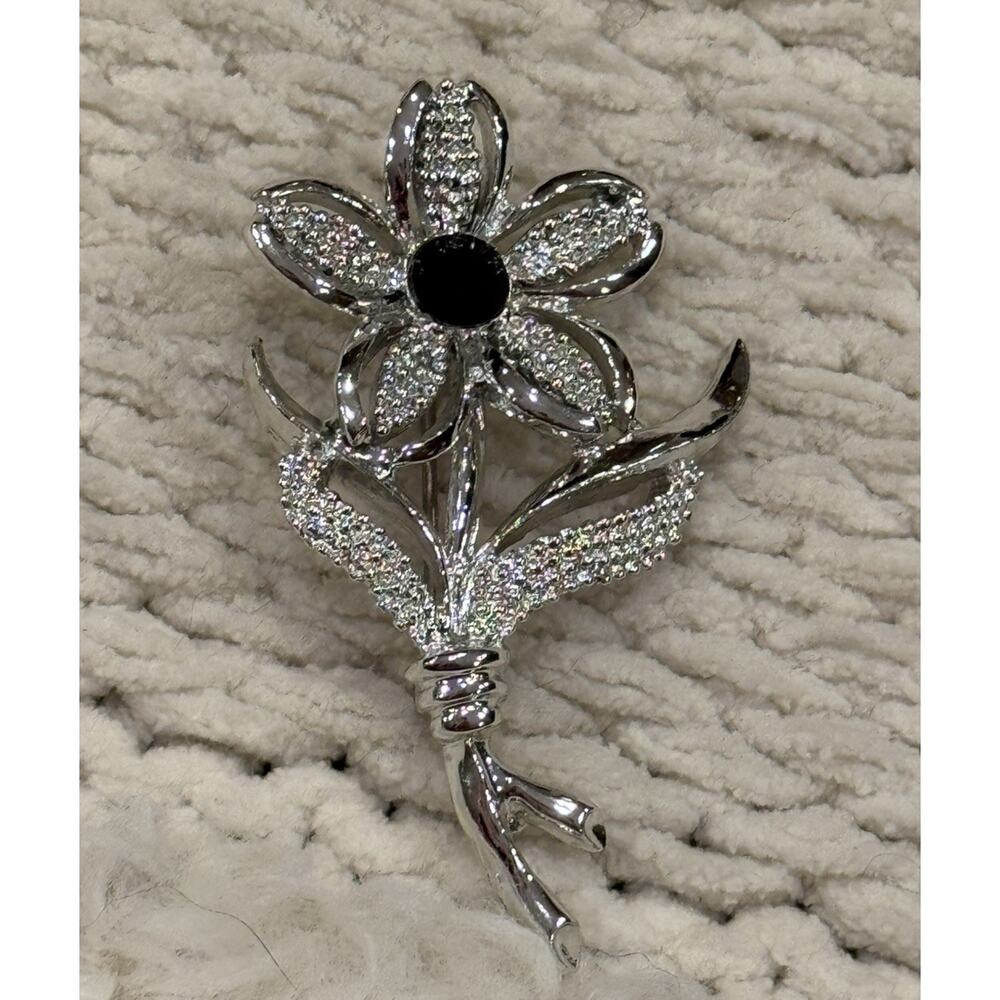 Sarah Coventry Flower Brooch Pin Silver Tone Black Stone Signed Vintage Retro
